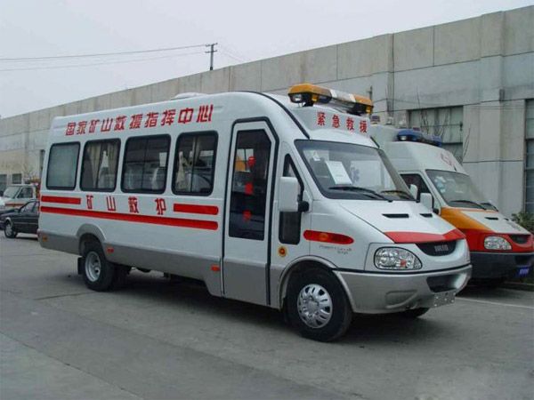 救護車生產(chǎn)廠家的發(fā)展趨勢如何？一篇文章告訴你。01